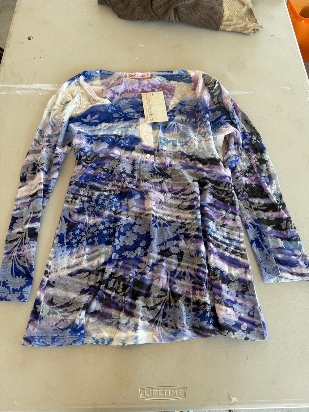 NWT Casual Freedom Floral-Print Long Sleeve Scoop Neck Top - Purple/Blue